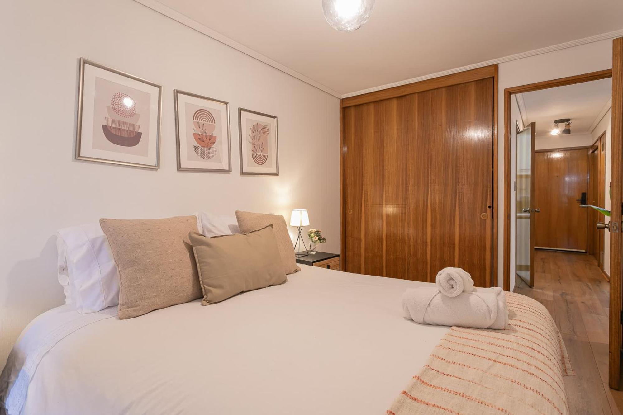 Comodidad En Condes - Amplio Depto Apartamento